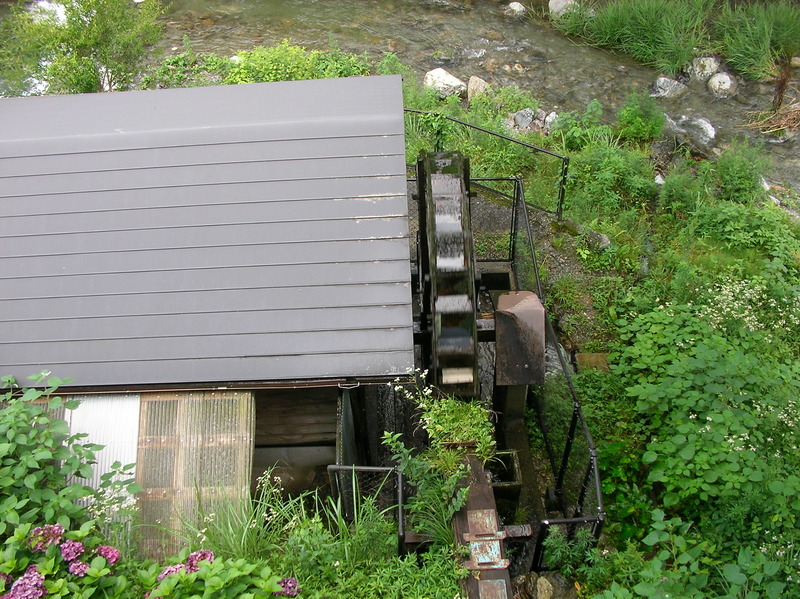 柳野名物水車小屋